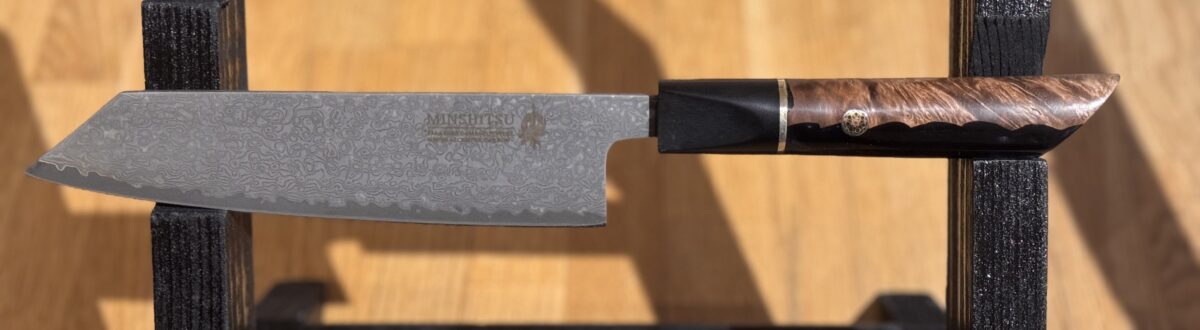 Minshitsu Oriental Star - Black Kokkekniv / Kirisuke 20 cm Damascus Stål